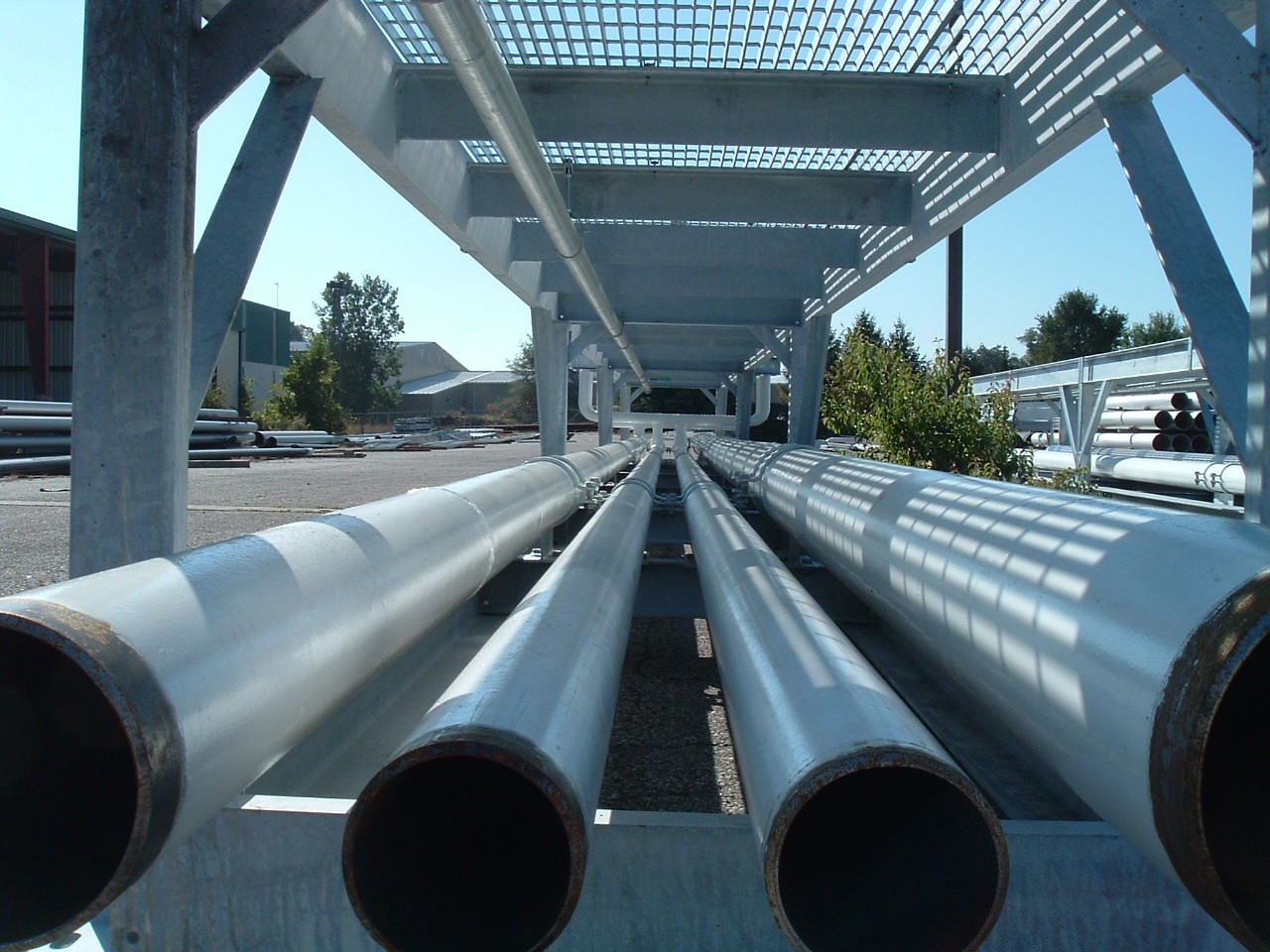 Loading Rack With Pipe